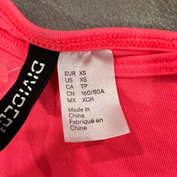 Celfie t-shirt 👕, Divided by H&M. Size XS - Picture 4 of 6